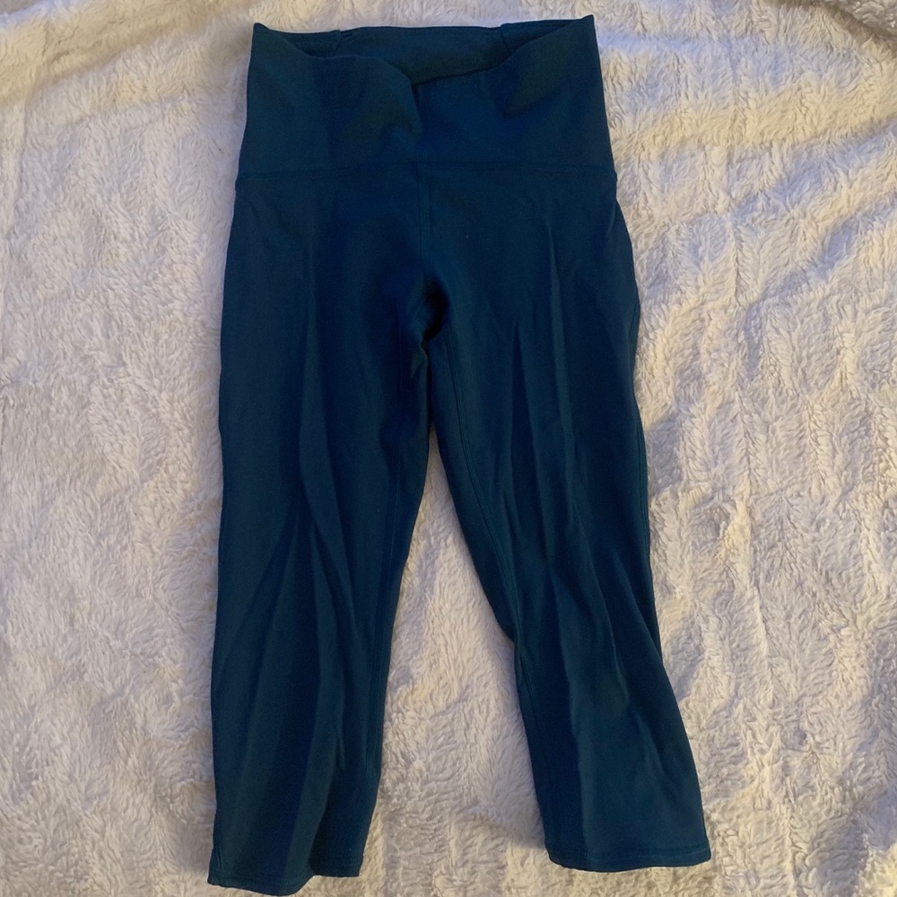 Lululemon cropped leggings!!